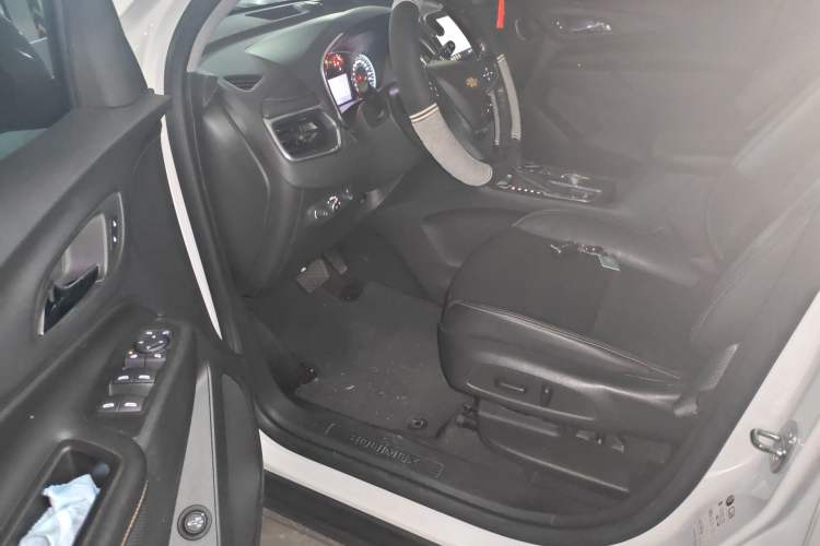 Used Chevrolet Equinox 2019 535T Automatic YuJie Edition China V Standard Driver Seat