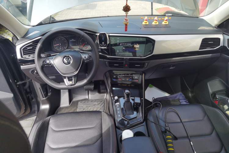 Used Volkswagen Tayron 2020 330TSI Two-Wheel Drive Luxury Smart Connectivity Version Center Console