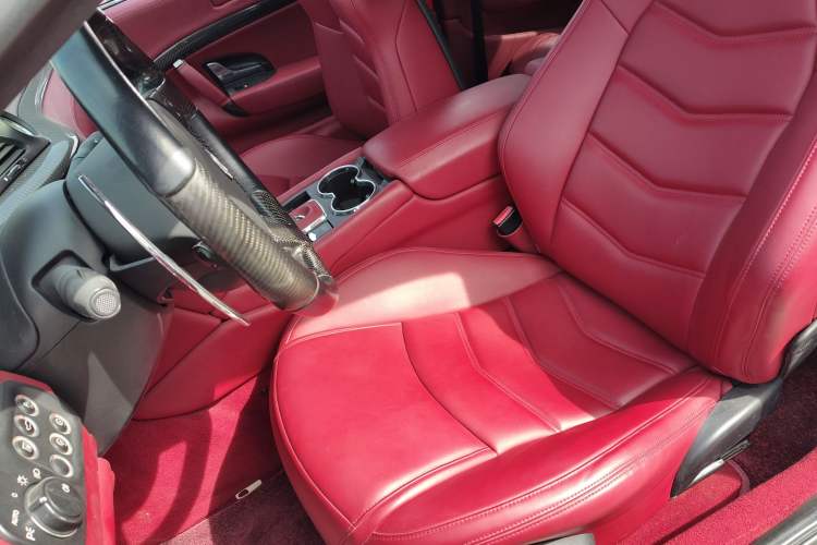 Used Maserati GranTurismo 2013 4.7L Sport F1 Left Front Seat