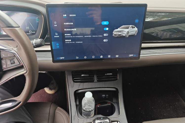 Used BYD Han 2022 EV Genesis Edition 715 km Front-Wheel-Drive Flagship Model Audio And AC Panel