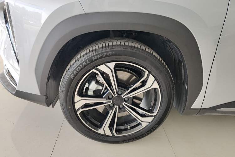 Used Geely Galaxy L7 2025 EM-i 115km Exploration+ Edition Left Front Wheel Hub