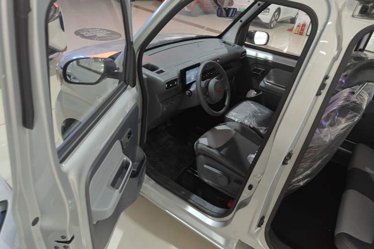Used Wuling Zhiguang New Energy 2025 Model 305km Ambitious Edition Driver Seat