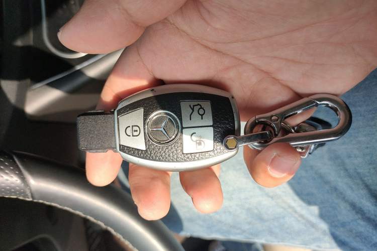 Used Mercedes-Benz Vito 2021 2.0T Business Version 7 Seats Vehicle Key