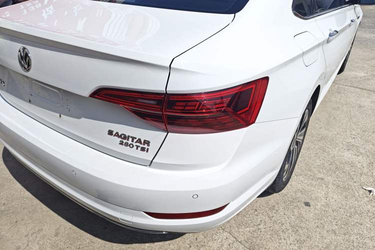 Used Volkswagen Sagitar 2022 280TSI DSG Flyover Edition Right Rear Taillight