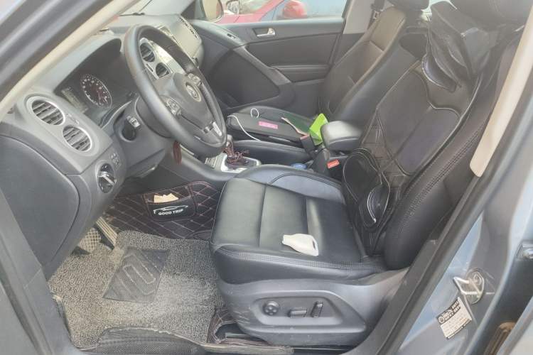 Used Volkswagen Tiguan 2010 1.8TSI Automatic All-Wheel-Drive Elite Edition Left Front Seat