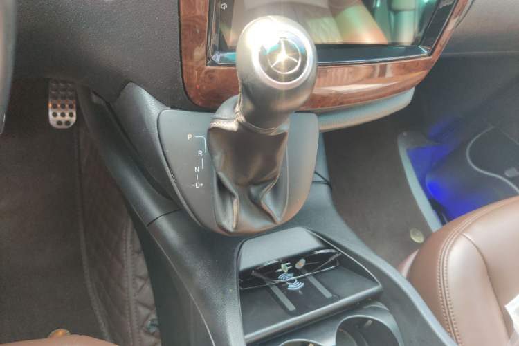 Used Mercedes-Benz Viano 2011 3.5L 125th Anniversary Edition 7 Seats