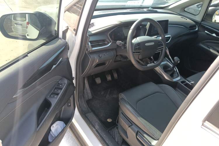 Used SAIC MAXUS G50 2022 1.5T Manual Comfort B Driver Seat