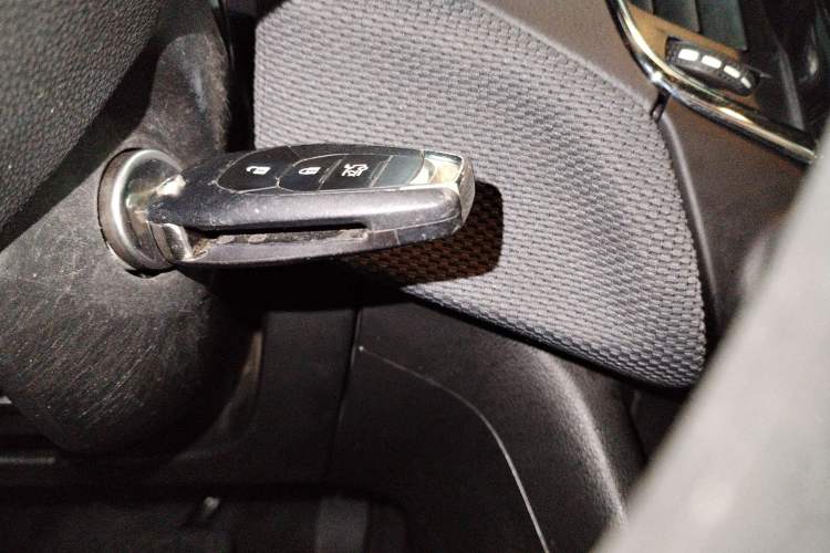 Used Chevrolet Cruze 2017 1.5L Automatic Pioneer Sunroof Edition