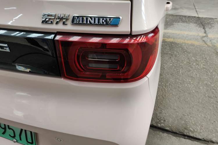 Used Wuling Hongguang MINIEV 2021 Macaron Premium Model – Lithium Iron Phosphate
