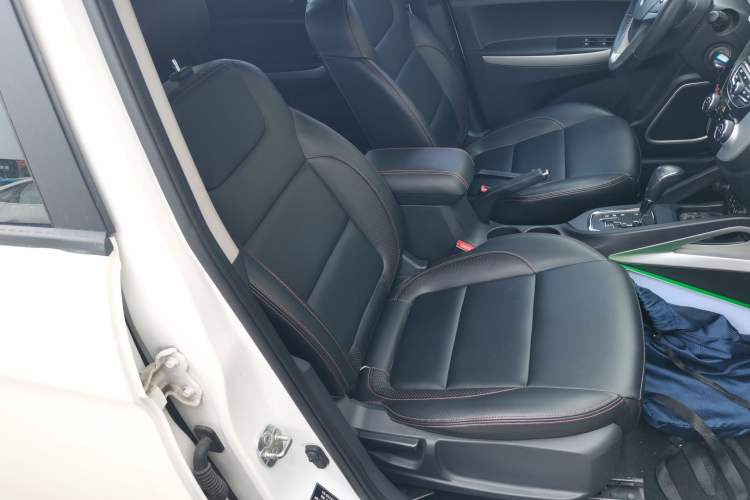 Used CHANGAN CS35 2014 1.6L Automatic Luxury Model China IV Standard
