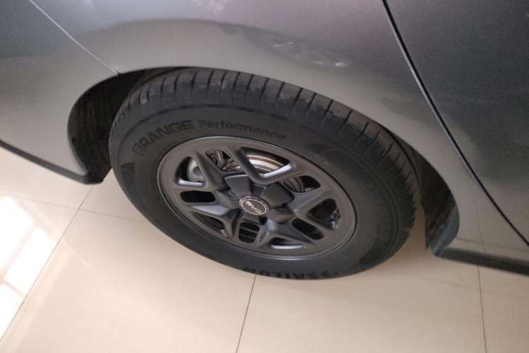 Used BYD Seal 05 DM-i 2025 DM-i Smart Drive 55KM Luxury Model Right Rear Wheel Hub