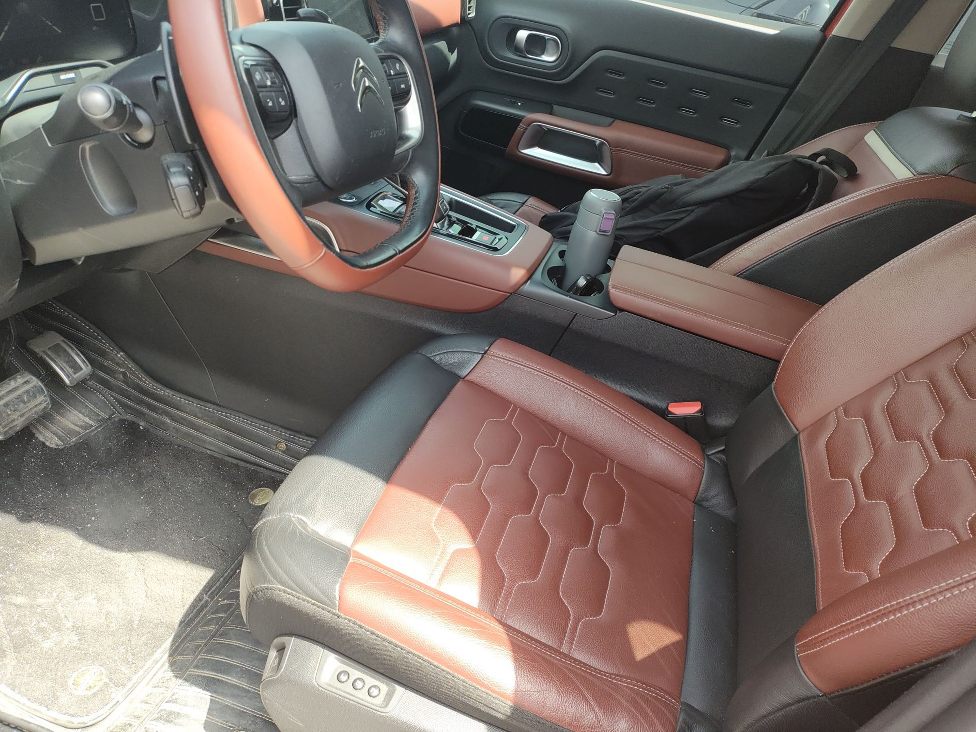 Interior delantero