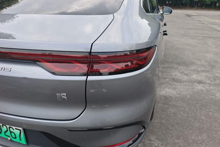 Used BYD Han 2022 EV Genesis Edition 715 km Front-Wheel-Drive Flagship Model Right Rear Taillight