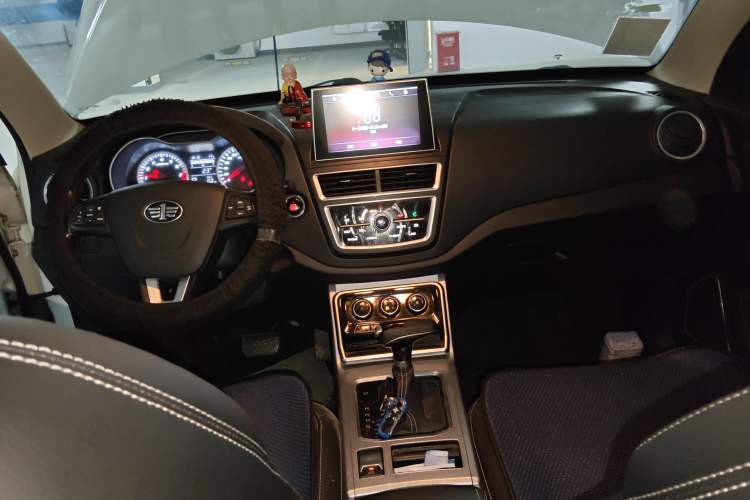 Used Bestune X40 2019 1.6L Automatic Luxury Edition China VI
