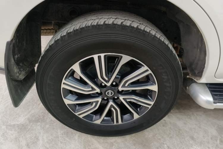 Used Nissan Terra 2020 2.5L XE Manual Two-Wheel-Drive Elite Edition Exterior 5