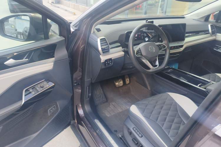 Used Volkswagen ID.6 CROZZ 2022 Long-Range PRO Edition Driver Seat