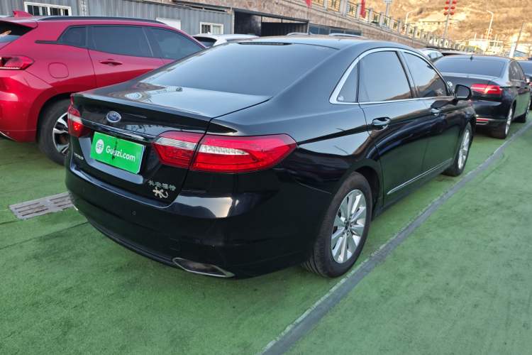 Used Ford Taurus 2016 EcoBoost 180 Luxury Model
