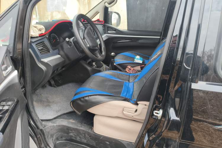 Used FORTHING Lingzhi 2023 M5L 1.6L Base Model 7 Seats