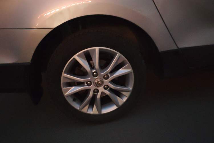 Used Baojun 730 2014 1.5L Manual Luxury Navigation ESP Version 7 Seats