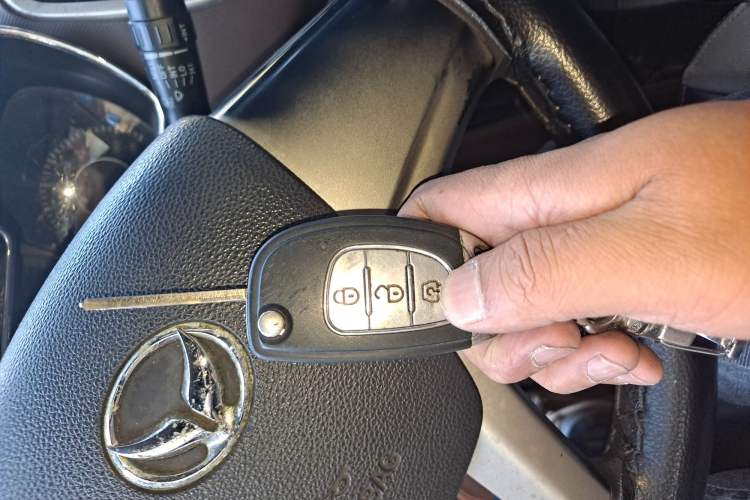 Used HYOSOW H3 2015 1.5L manual Comfort trim level