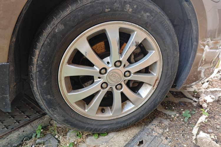 Used BYD G6 2012 1.5TID Automatic Prestige Version