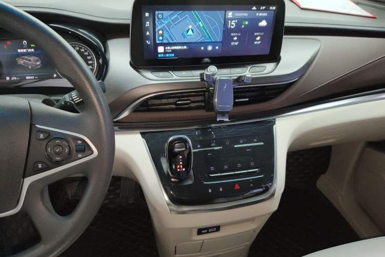 Used Buick GL8 2023 Land Executive Class Smart Enjoyment Model
