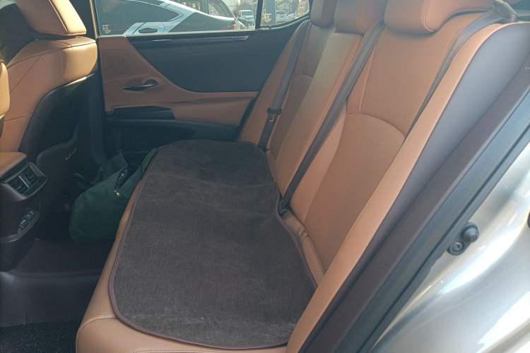 Used Lexus ES 2020 200 Excellence Edition
