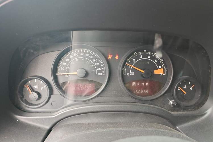Used Jeep Compass 2013 2.0L two-wheel drive sport version
