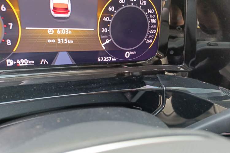 Used Volkswagen Talagon 2022 380TSI All-Wheel-Drive Luxury Prestige Pro 7-Seater Odometer Close Up