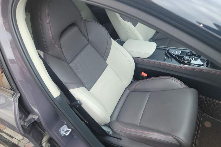 Used Lynk & Co 02 2021 2.0TD Automatic Two-Wheel Drive Zhaoshang Champion Edition Right Front Seat