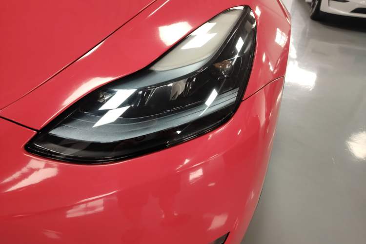 Used Tesla Model Y 2023 High-Performance All-Wheel-Drive Version
