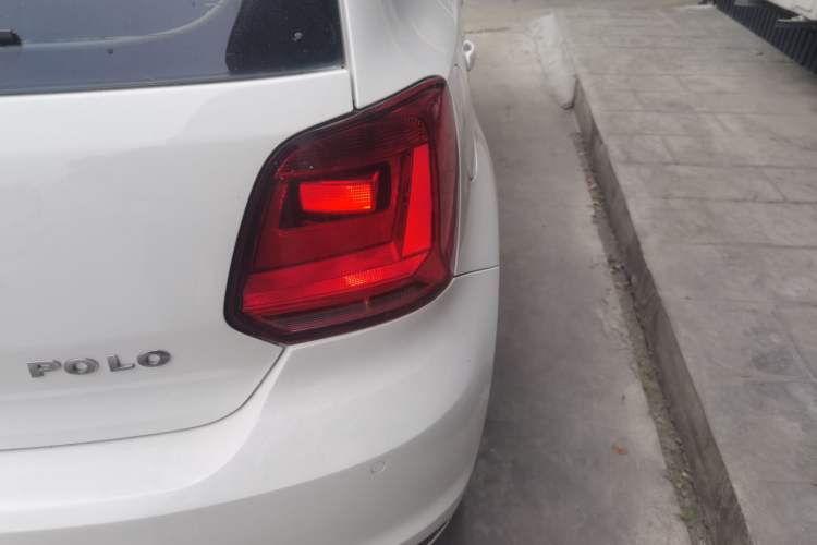 Used Volkswagen Polo 2014 1.4L Automatic Comfort Edition Exterior 3