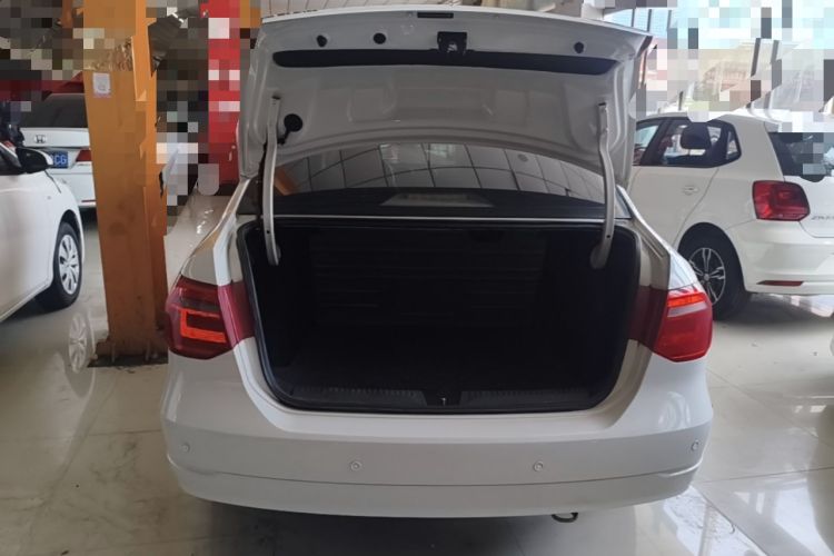 Used Volkswagen Jetta 2013 1.6L Manual Fashion Edition