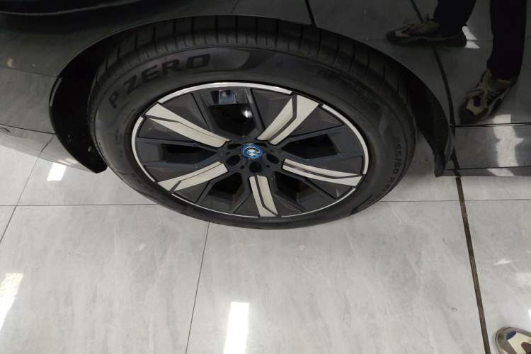 Used BMW iX 2023 xDrive40
