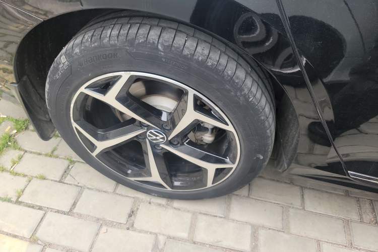 Used Volkswagen Passat 2024 330TSI Starry Elite Edition Right Rear Wheel Hub