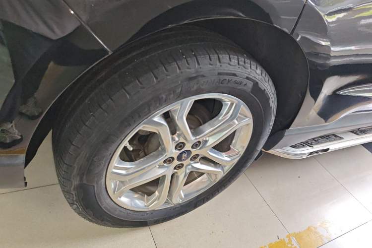 Used Ford Edge 2015 2.0T GTDi Two-Wheel-Drive High-Line Version Exterior 5