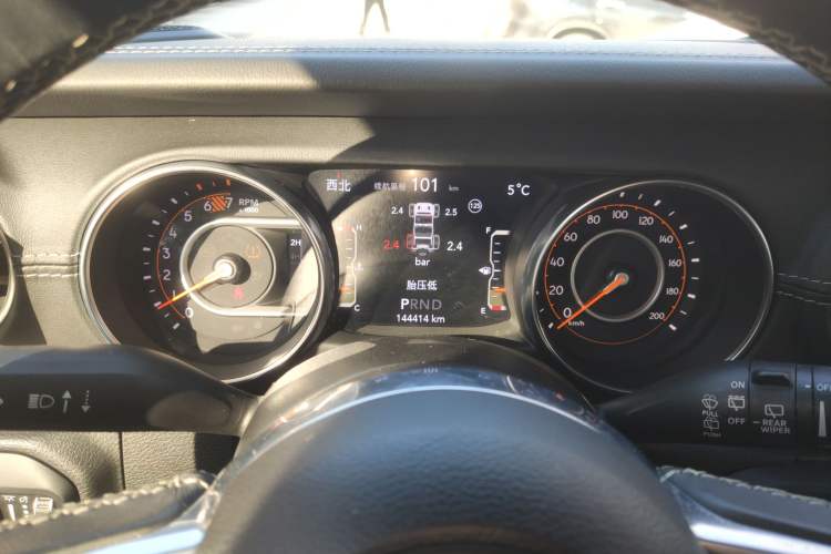 Used Jeep Wrangler 2019 2.0T Sahara Four-Door Version China VI Emission Standard