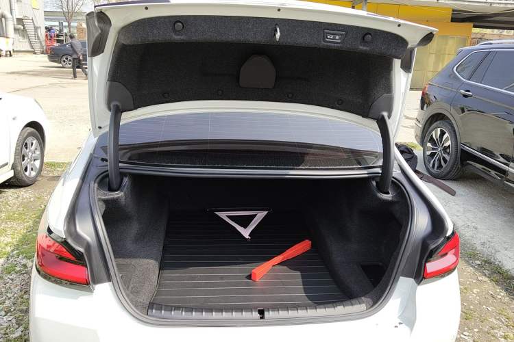 Used BMW 5 Series 2022 Second Facelift 530Li Leading Edition M Sport Package Trunk