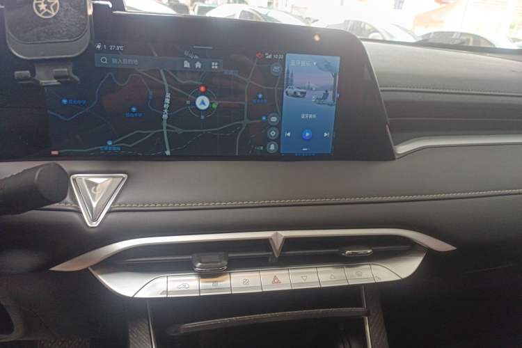 Used Venucia V 2023 260T Idol Edition Pro Audio And AC Panel