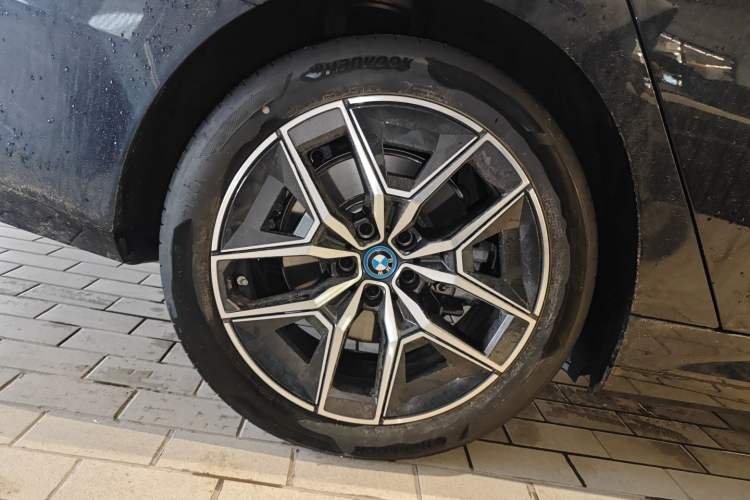 Used BMW i5 2024 eDrive 35L Luxury Model with M Sport Package
