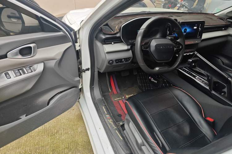 Used Baojun RC-5 2020 1.5L CVT Smart Elite Edition Driver Seat