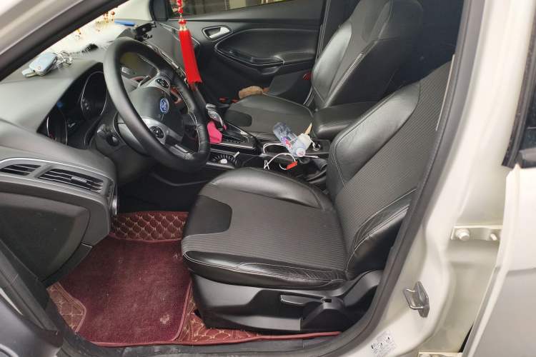 Used Ford Focus 2012 Hatchback 1.6L Automatic Fashion Edition
