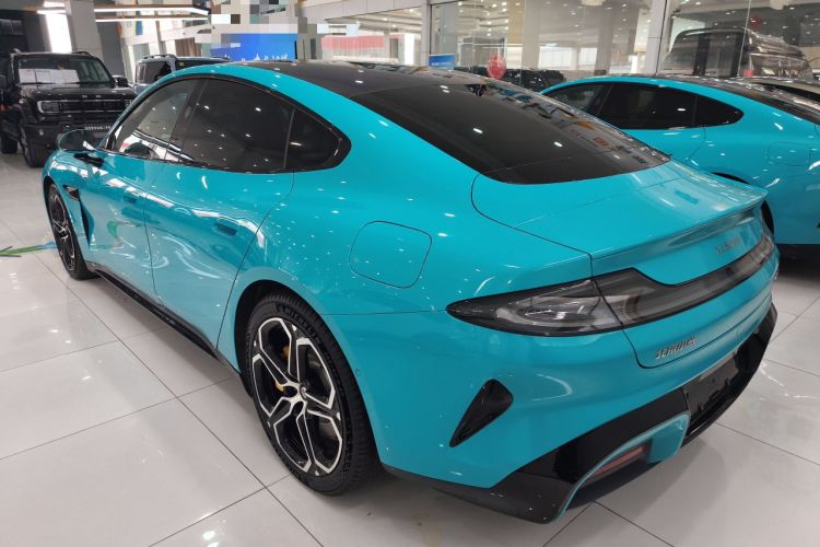 Used Xiaomi Auto SU7 2024 Four-Wheel Drive Ultra-Long Range Advanced Intelligent Driving Max Edition