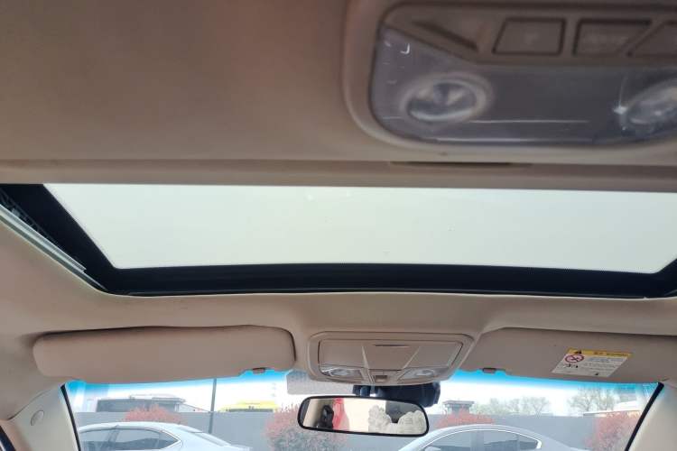 Used Geely Auto Emgrand 2017 Hatchback RS Million Edition 1.5L CVT Upward Version
