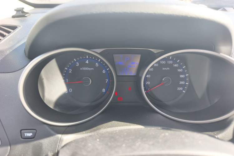 Used Hyundai ix35 2013 2.0L Automatic Two-Wheel Drive Smart GLS China IV Standard