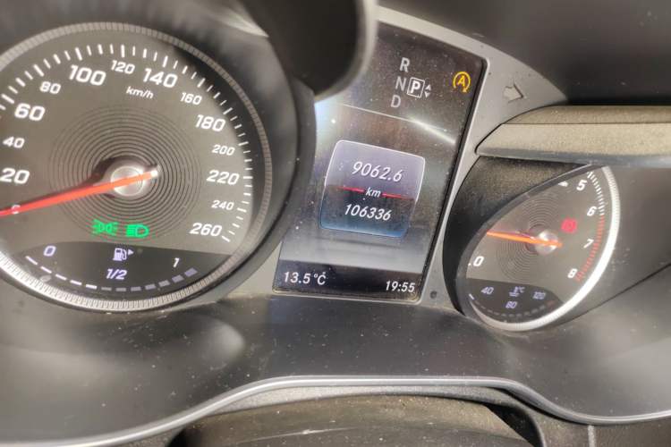 Used Mercedes-Benz C-Class 2015 C 200 L 4MATIC