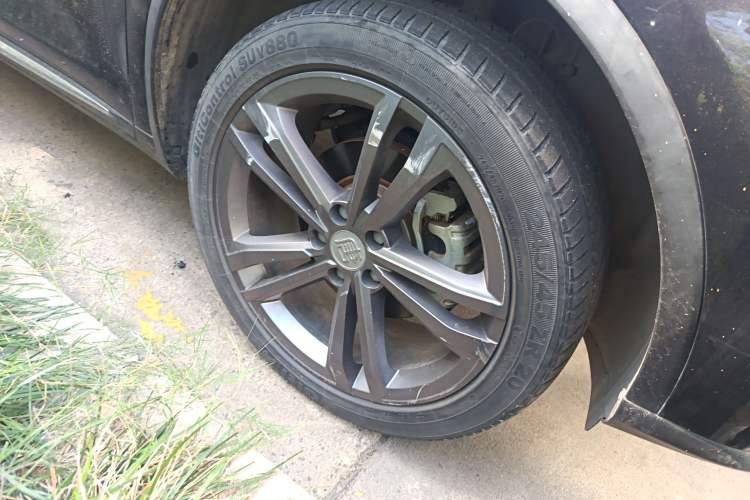 Used BYD Tang 2021 2.0T Automatic Flagship Edition Right Front Wheel Hub