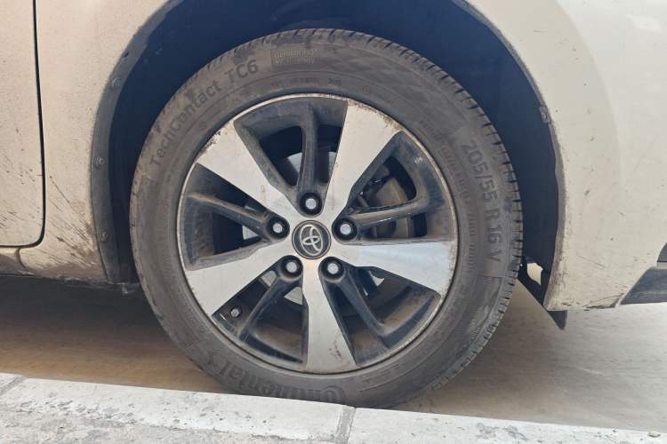 Used Toyota Levin Hybrid E+ 2019 1.8L GS E-CVT Elite Model with Sunroof Right Front Wheel Hub