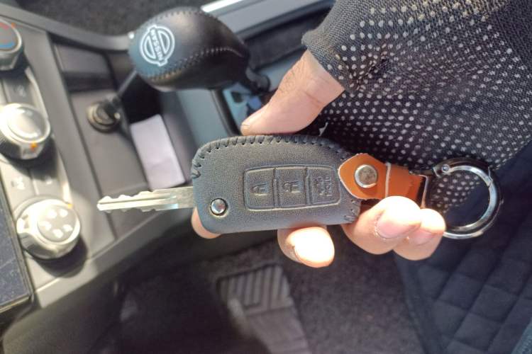 Used Nissan Sylphy 2024 Facelifted Three Classic 1.6XE CVT Comfort Edition Vehicle Key