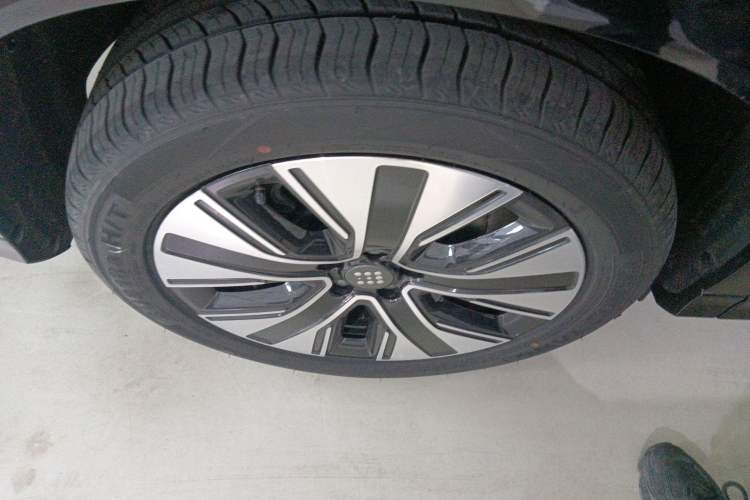 Used Landian E5 PLUS 2026 Model 165km Long-Range First-Adoption Version Ultra 5-seater
